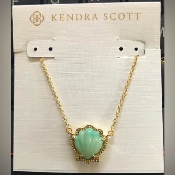 Kendra Scott Brynne Gold Shell Short Pendant Necklace in Sea Green Chrysocolla - Picture 8 of 10